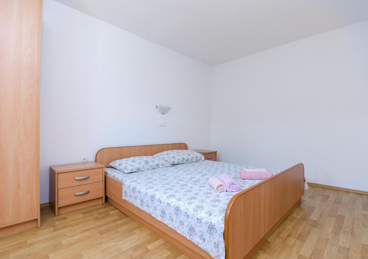 Apartments Ester Lopar Exterior foto
