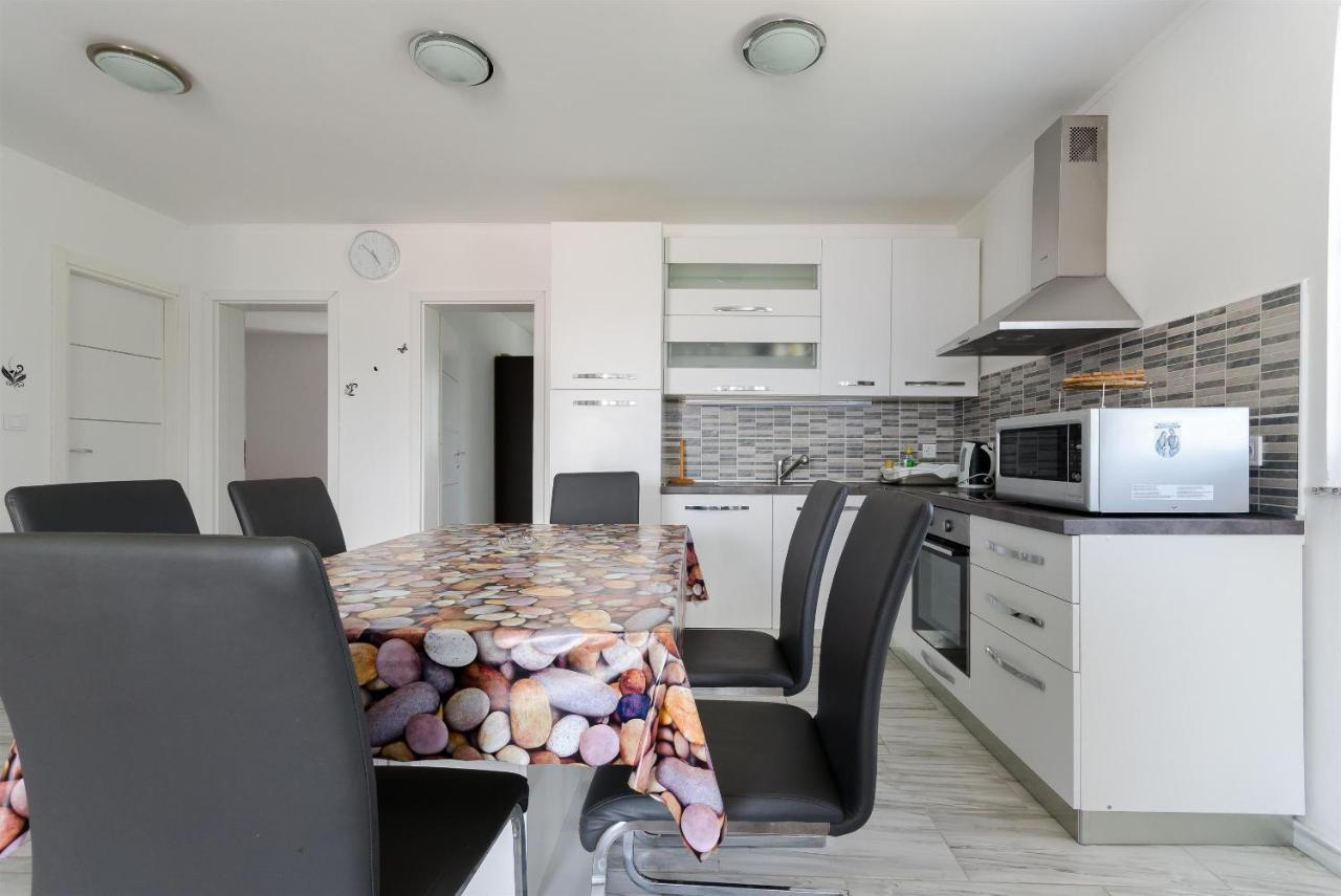 Apartments Ester Lopar Exterior foto