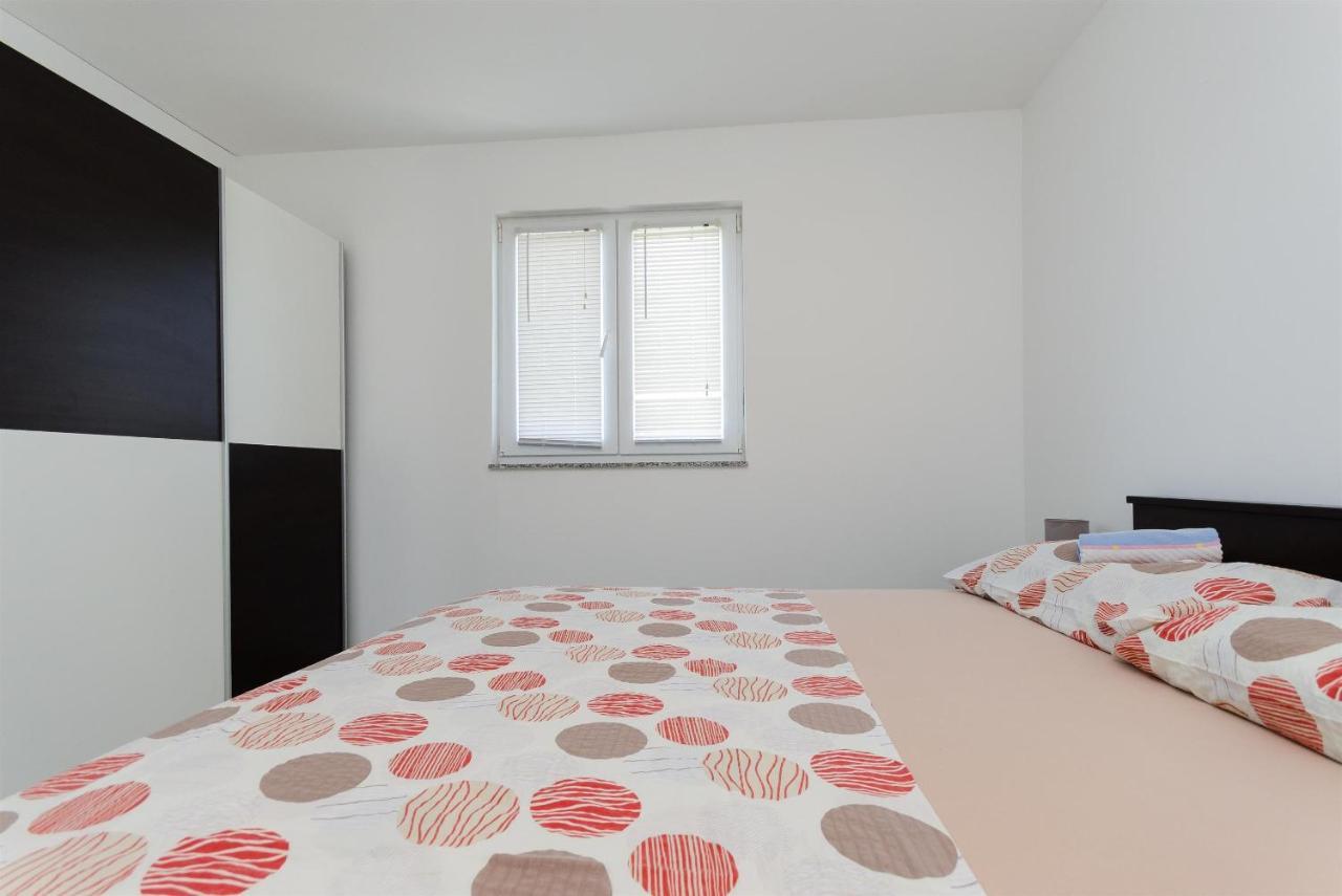 Apartments Ester Lopar Exterior foto